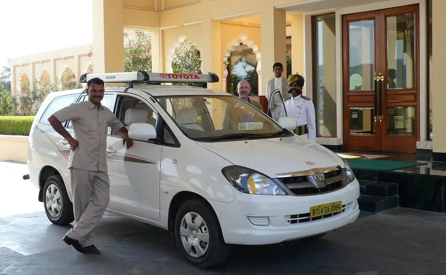 Rajasthan Car Rental Guide – How to Book the Right Vehicle for Your Trip