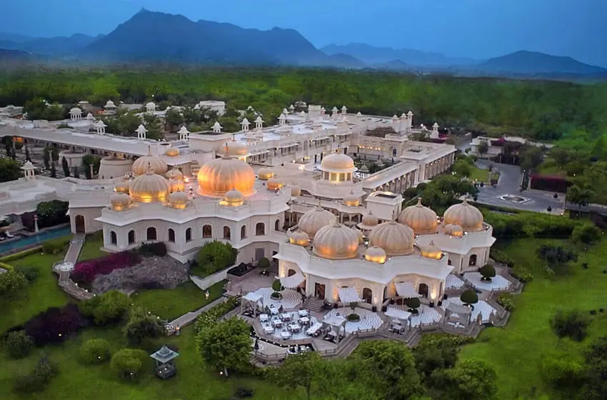Luxury Rajasthan Tour with Oberoi, Leela & Taj Hotels
