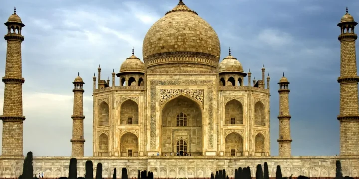 Golden Triangle with Amritsar, Varanasi, Mumbai & Udaipur
